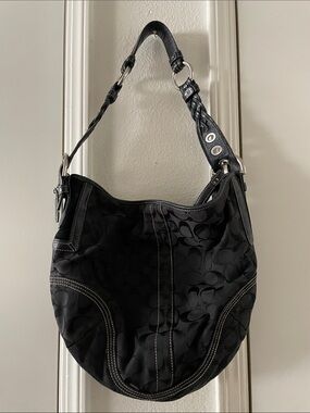 Vintage Coach shoulder purse